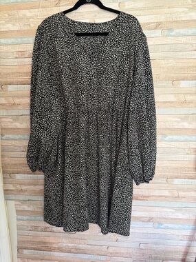 Black and White Printed Long Sleeve Dress